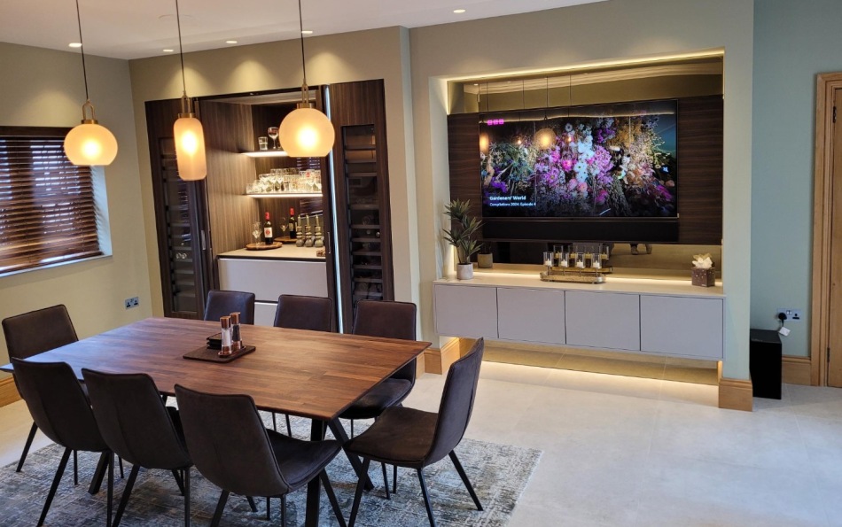 Spekva dining table/bar area