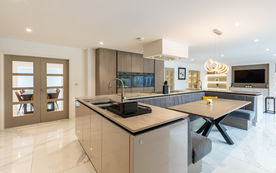Sink and dining area