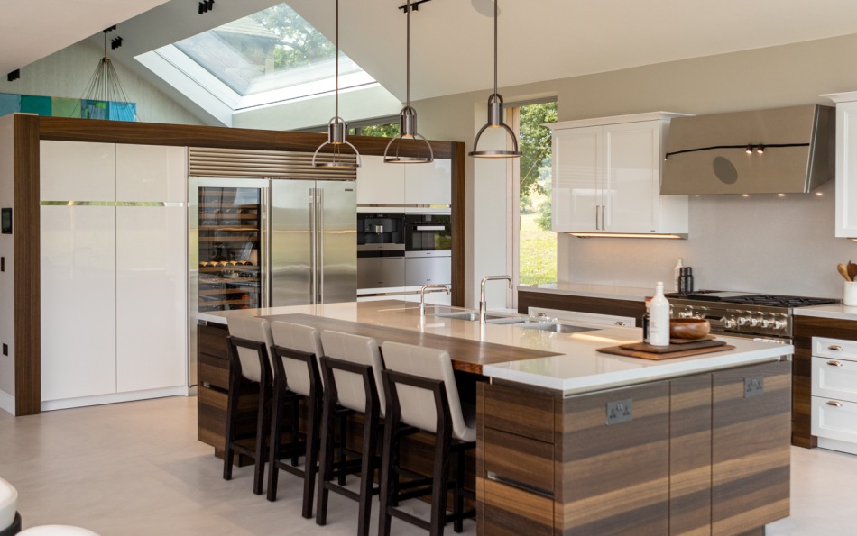 Full kitchen